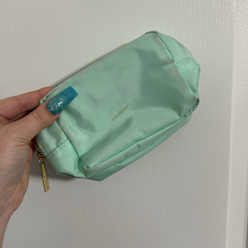 Small makeup bag bundle - Picture 2 of 11